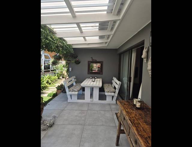 3 BEDROOM HOUSE FOR SALE IN VOELKLIP